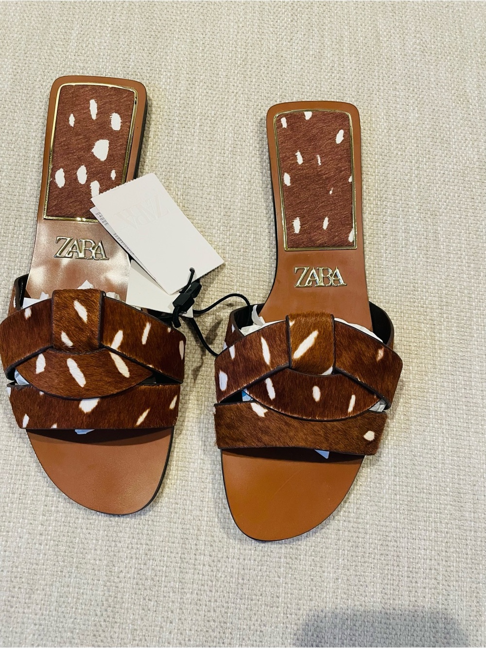 Zara NWT Brown Cow Print Faux Fur Cross Strap Flat Sandals - Picture 6 of 9